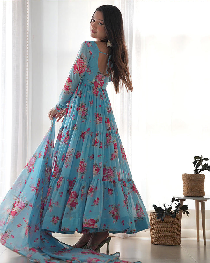  Chic and stylish three-piece Anarkali suit by Qivii 