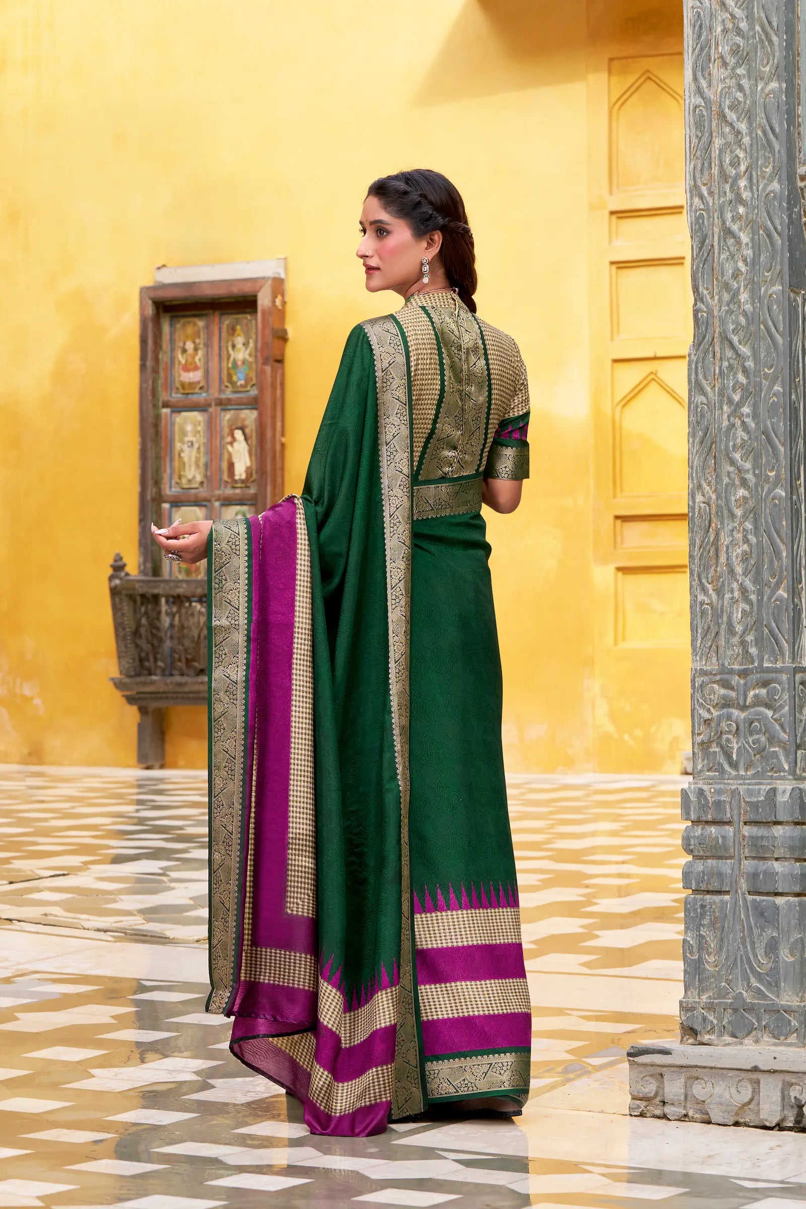 Green Poly Cotton Saree With Print & Zari Weaving Work - qivii