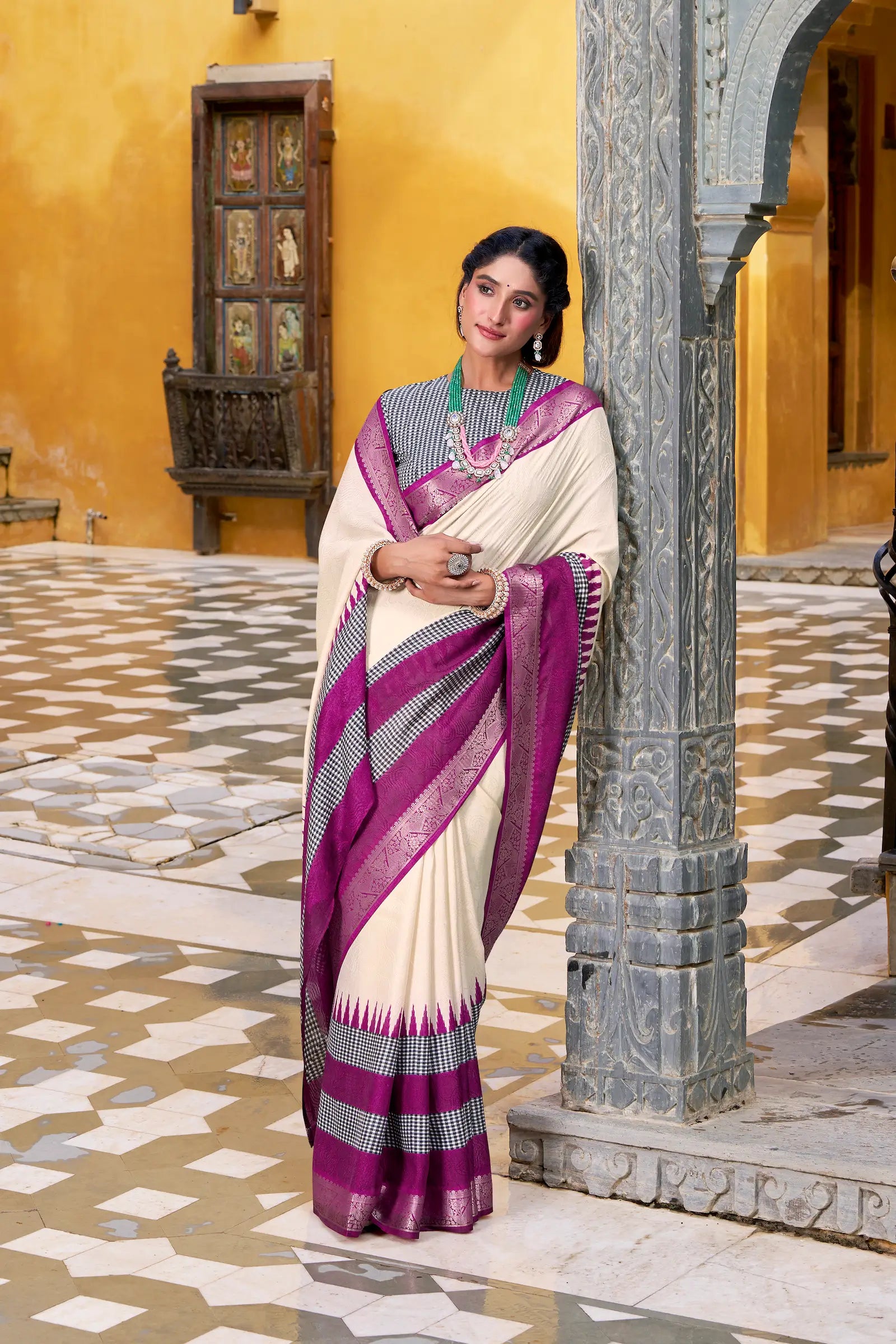 Beige Poly Cotton Saree With Print & Zari Weaving Work - qivii
