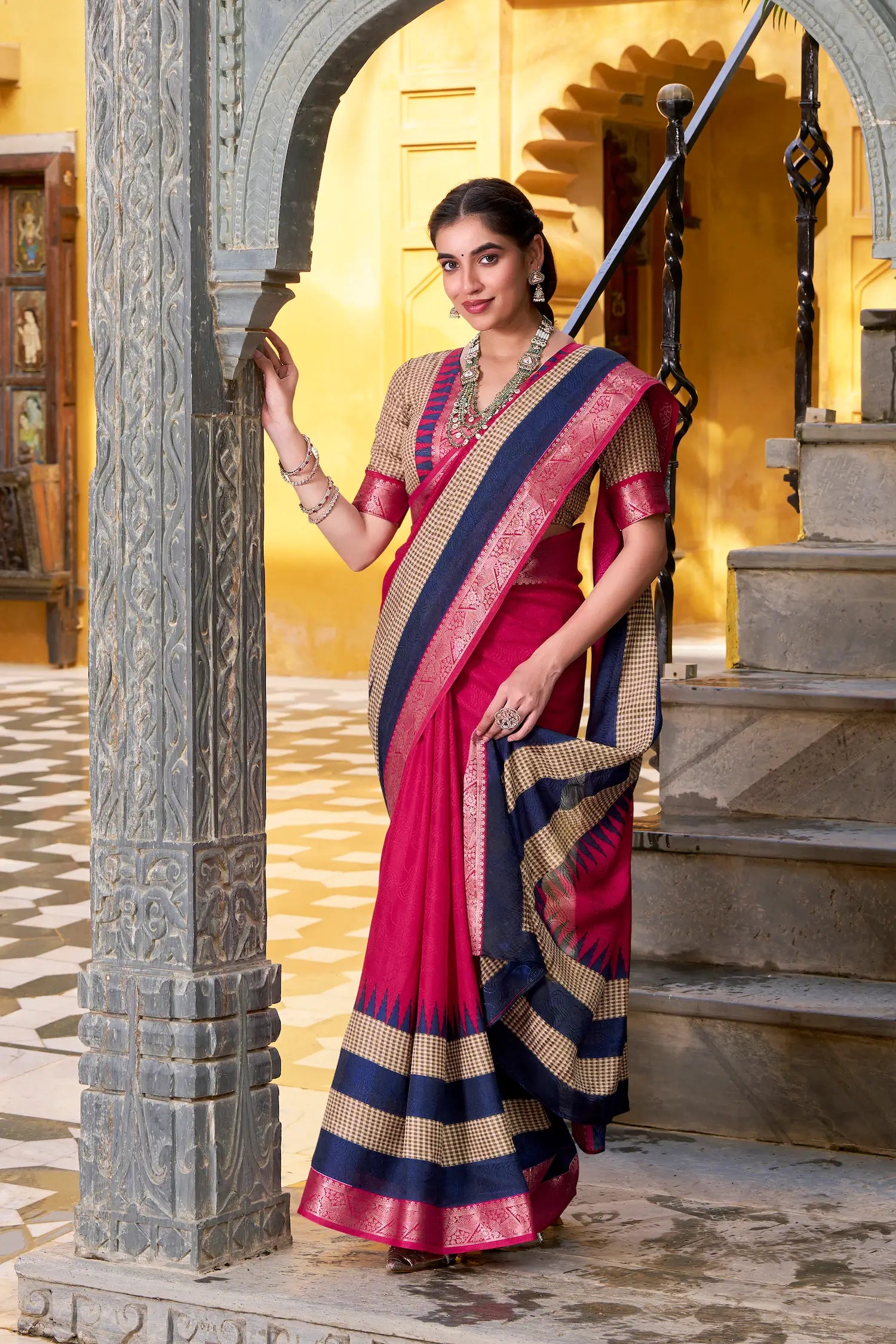 Dark Pink Poly Cotton Saree With Print & Zari Weaving Work - qivii
