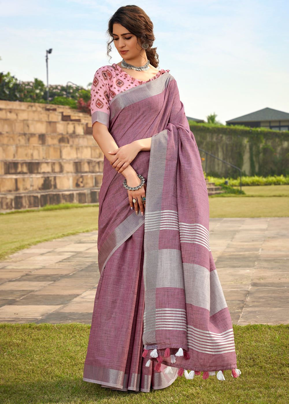 Mauve Soft Linen Silk Saree with Khadi Print and  Tassels on Pallu - qivii