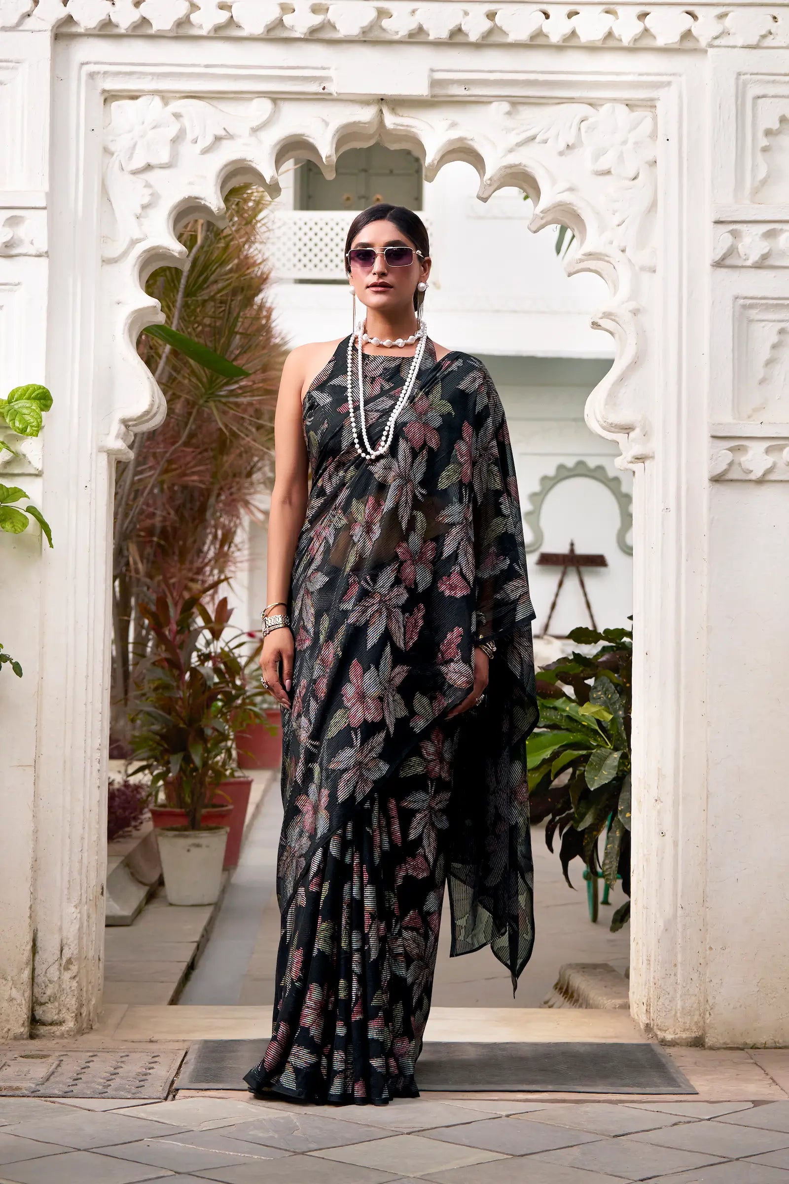 Hot Black Floral Lurex Brasso Saree - qivii
