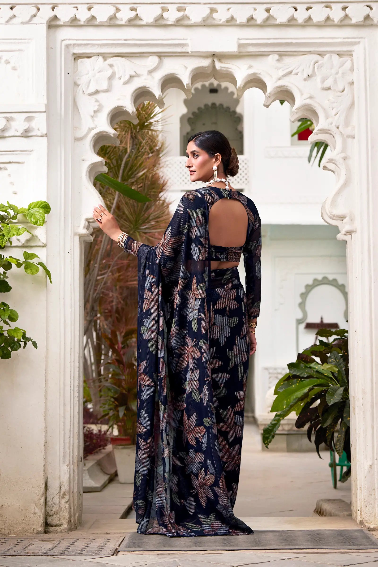 Navy Blue Floral Lurex Brasso Saree - qivii