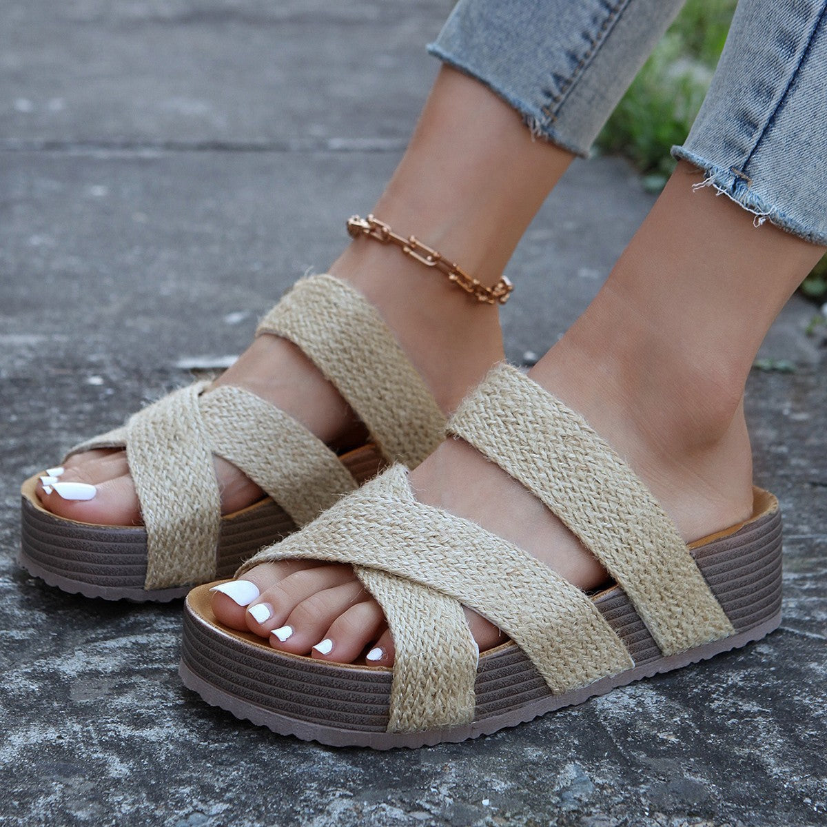 Women's Solara Woven Platform Sandals - Crisscross Strap Comfort Slides (US 4-10.5)