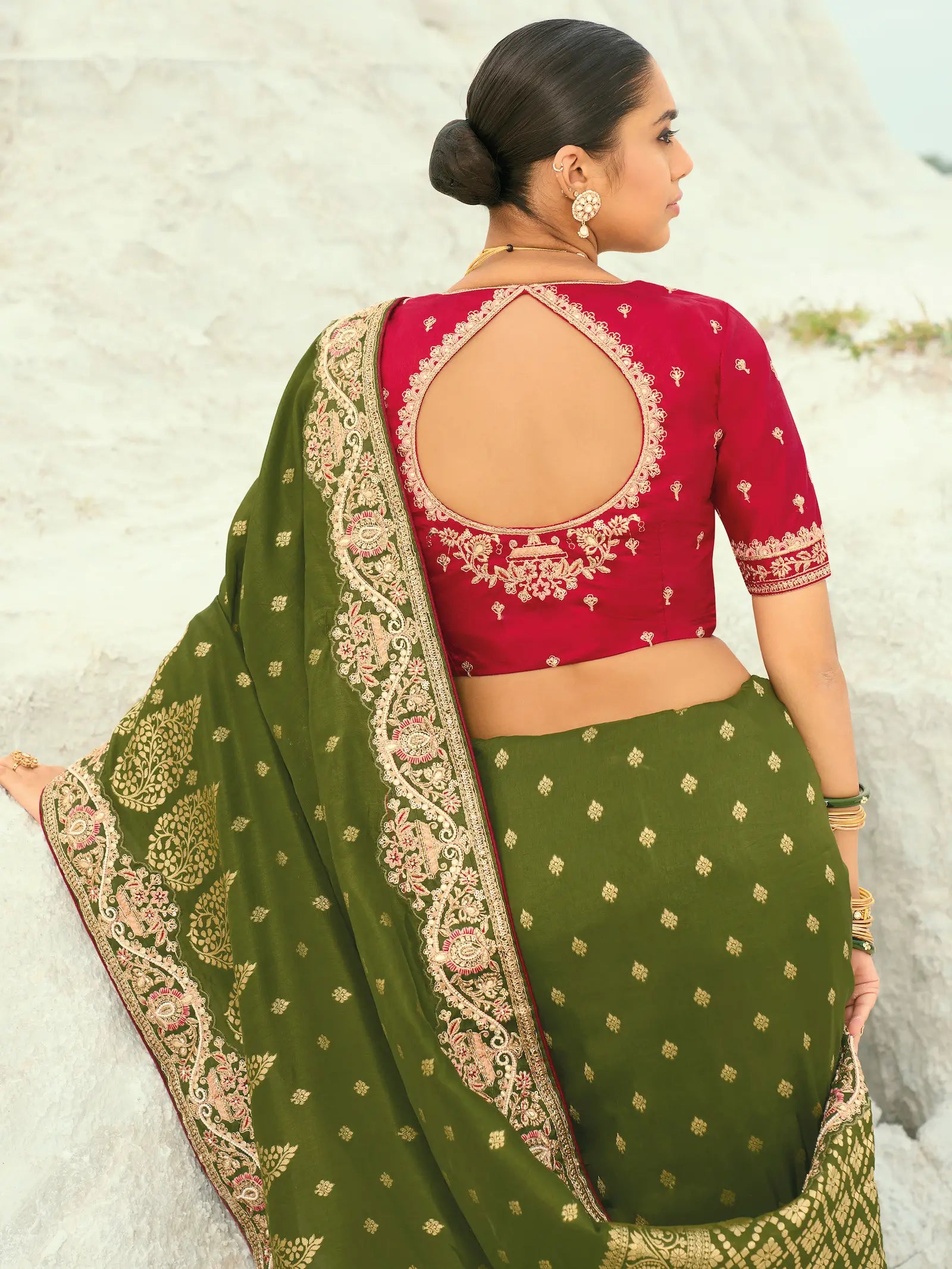 Mehendi Green Dola Silk Heavy Embroidery Saree