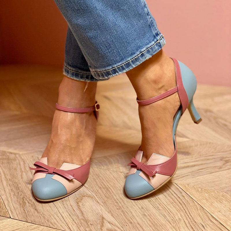 Bellarosa | Kleurrijke sandalen met knopen en bandjes, met ronde neus  - By Qivii