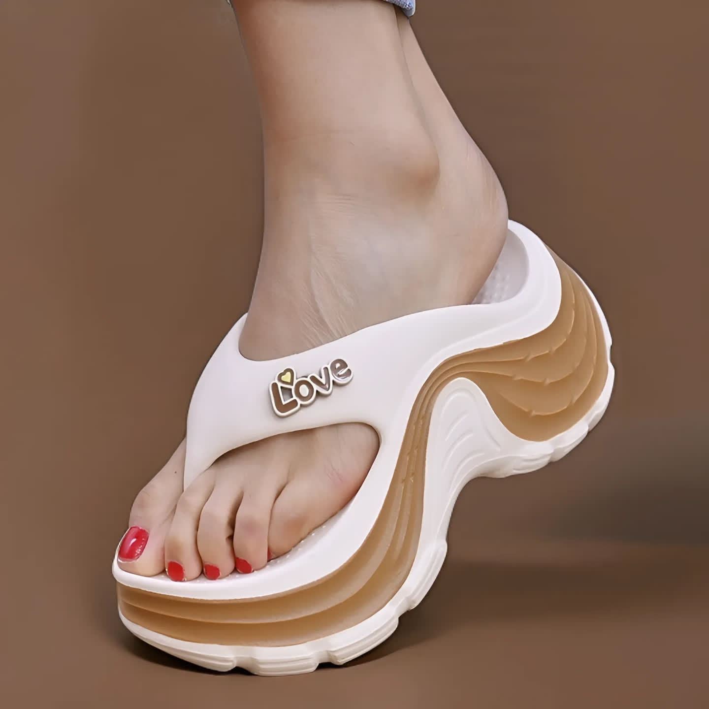 Women’s Mavira Love Letter Platform Flip Flops – Non-Slip Thick Sole Beach Sandals (US 4–8.5)