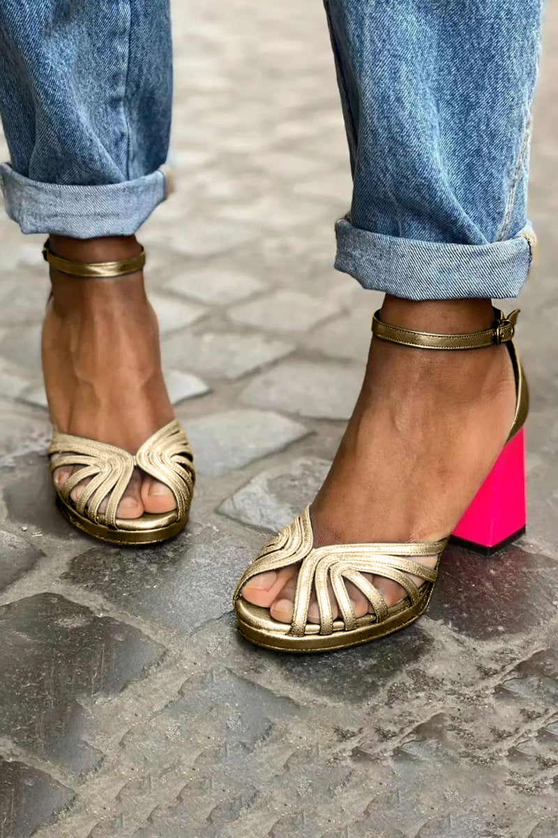 Milviana | Klassieke sandalen met enkelbandjes en open teen  - By Qivii
