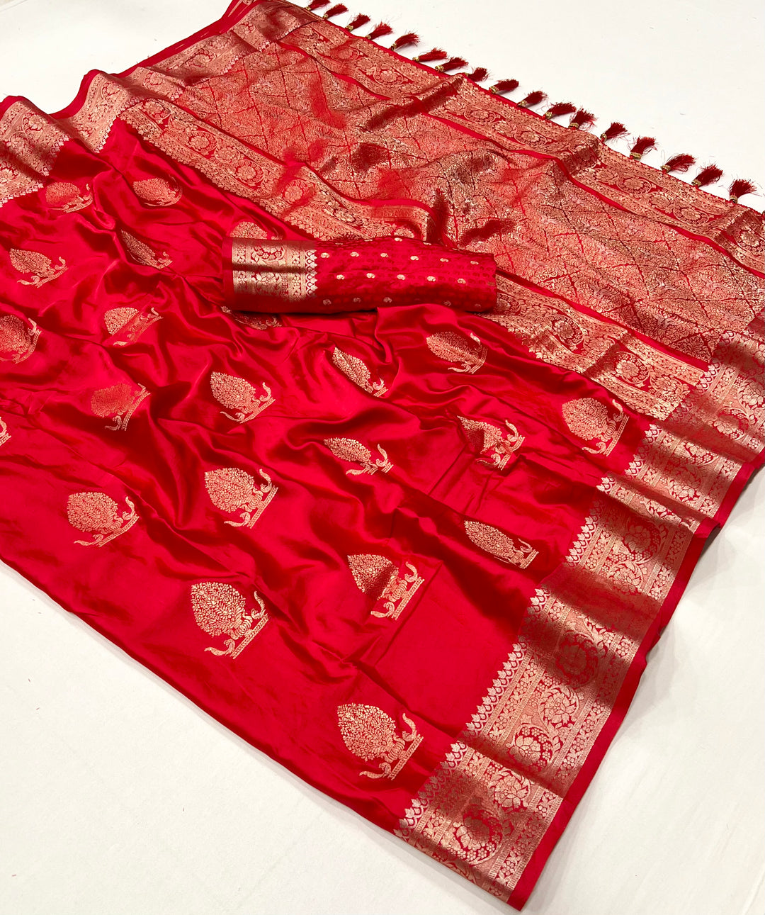 Red Pure Sartin Silk Weaving With Rich Pallu And Fancy Border Saree