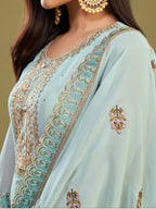  225-meter unstitched bottom allows for versatile styling options