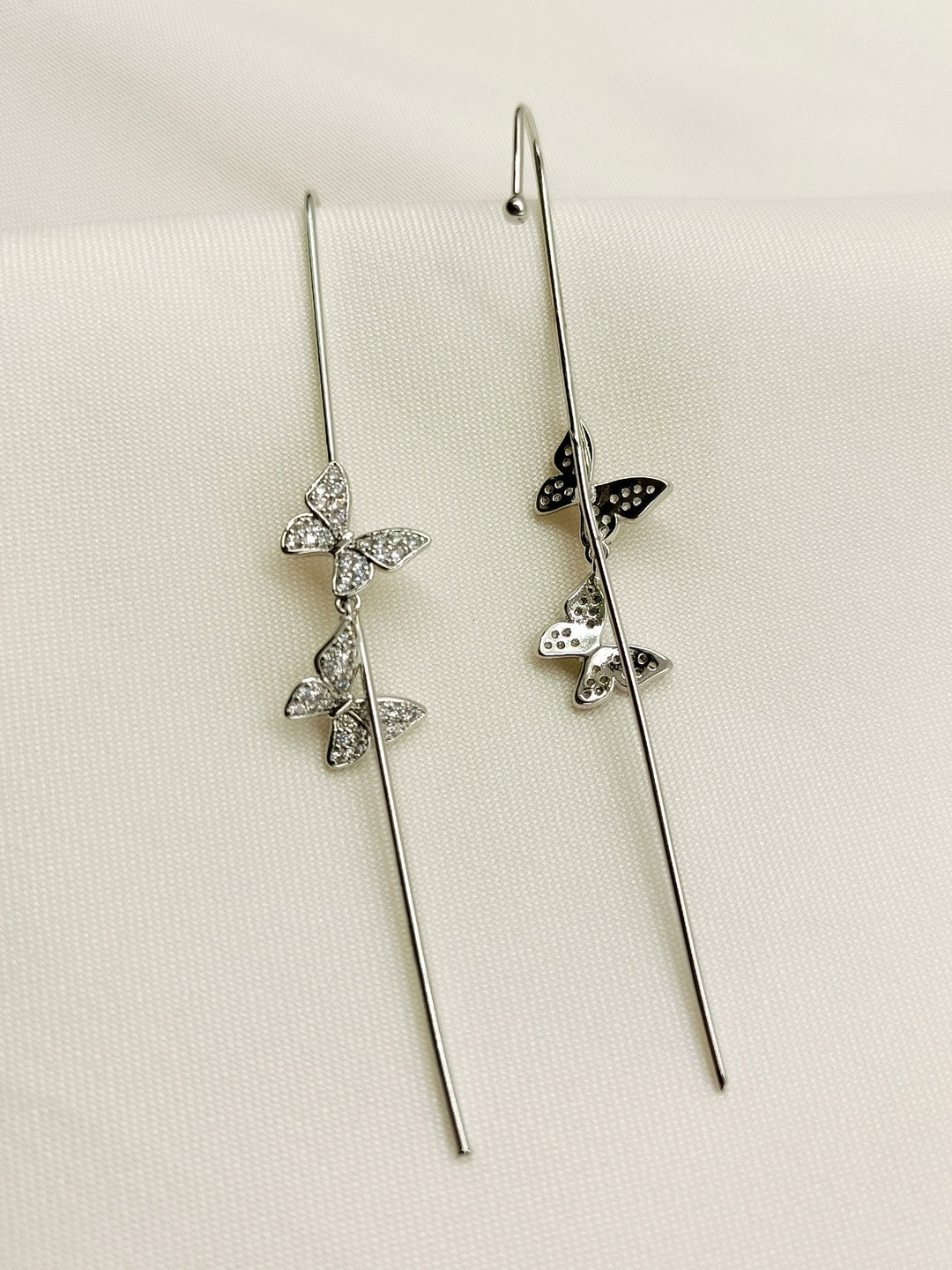 Aadita White American Diamond Earcuff