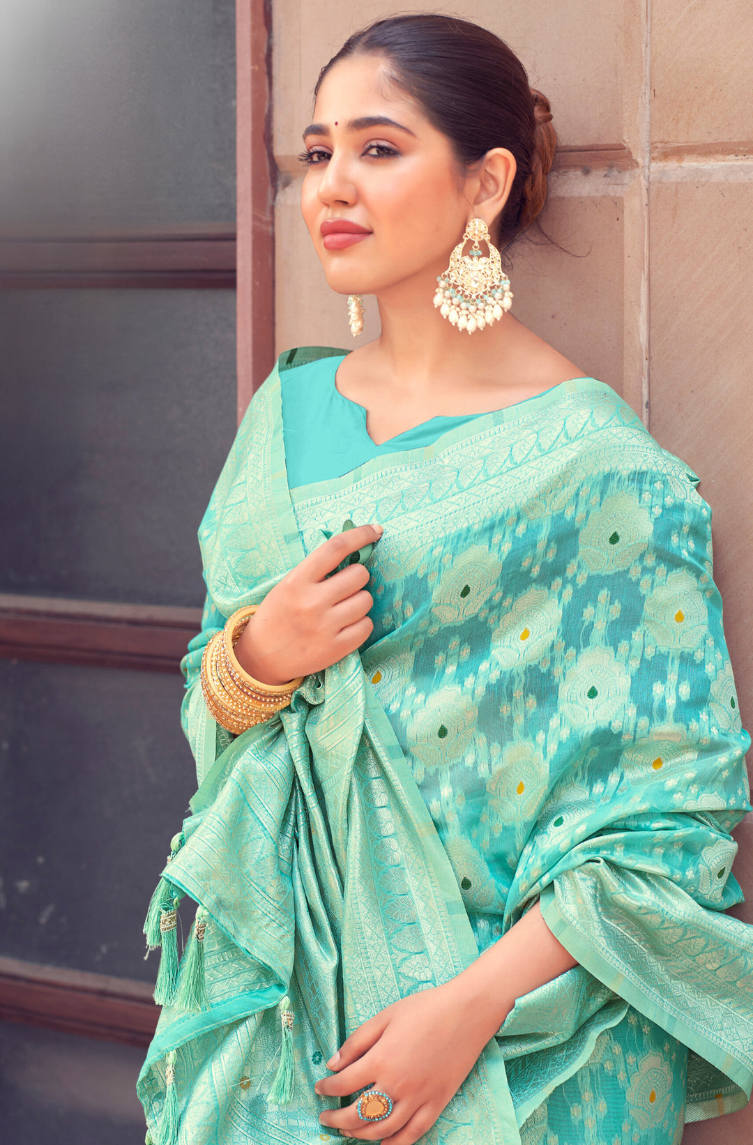 SKY BLUE COLOR LINEN LUCKNOWI WEAVING SILK SAREE