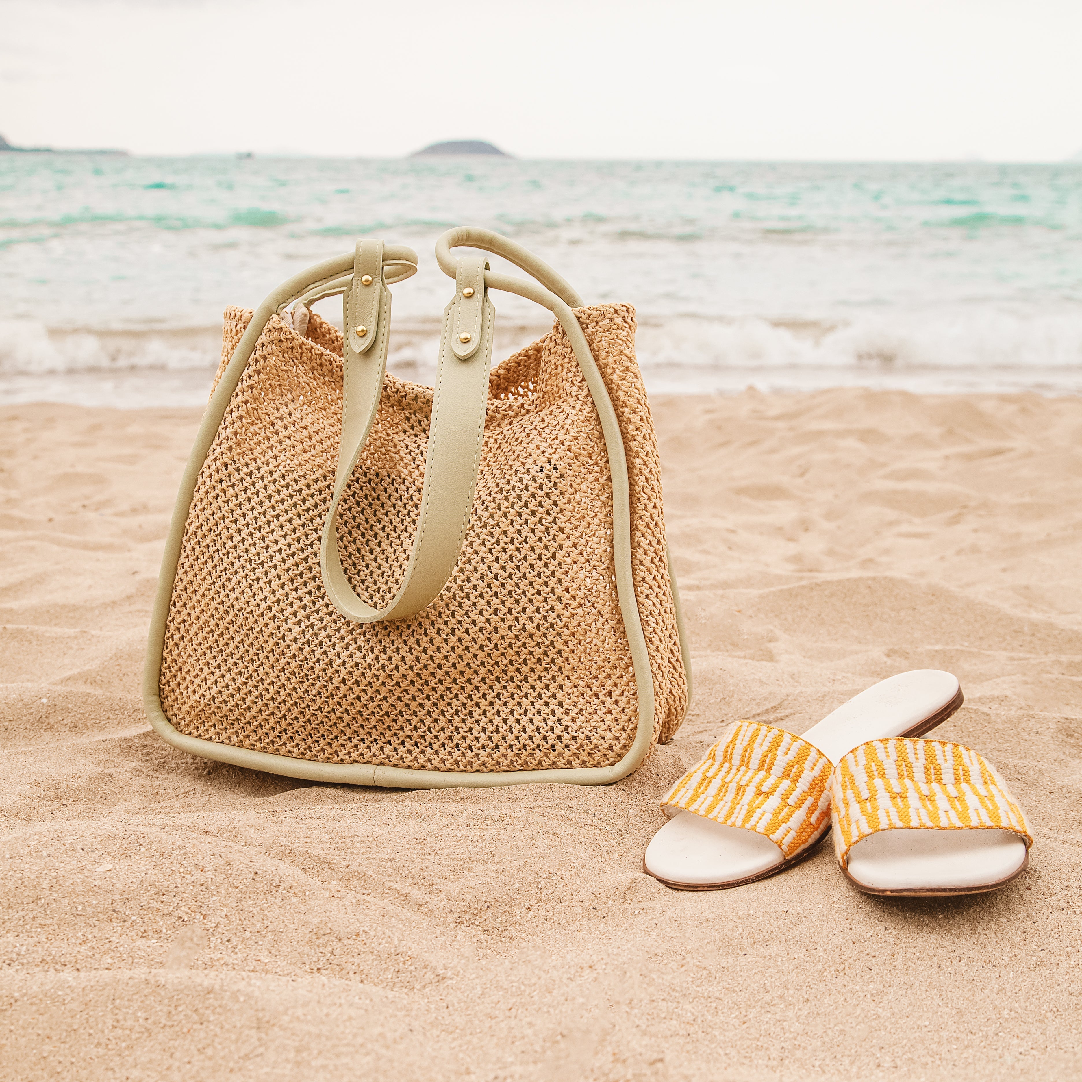 Banna | Tote Bag  - By Qivii