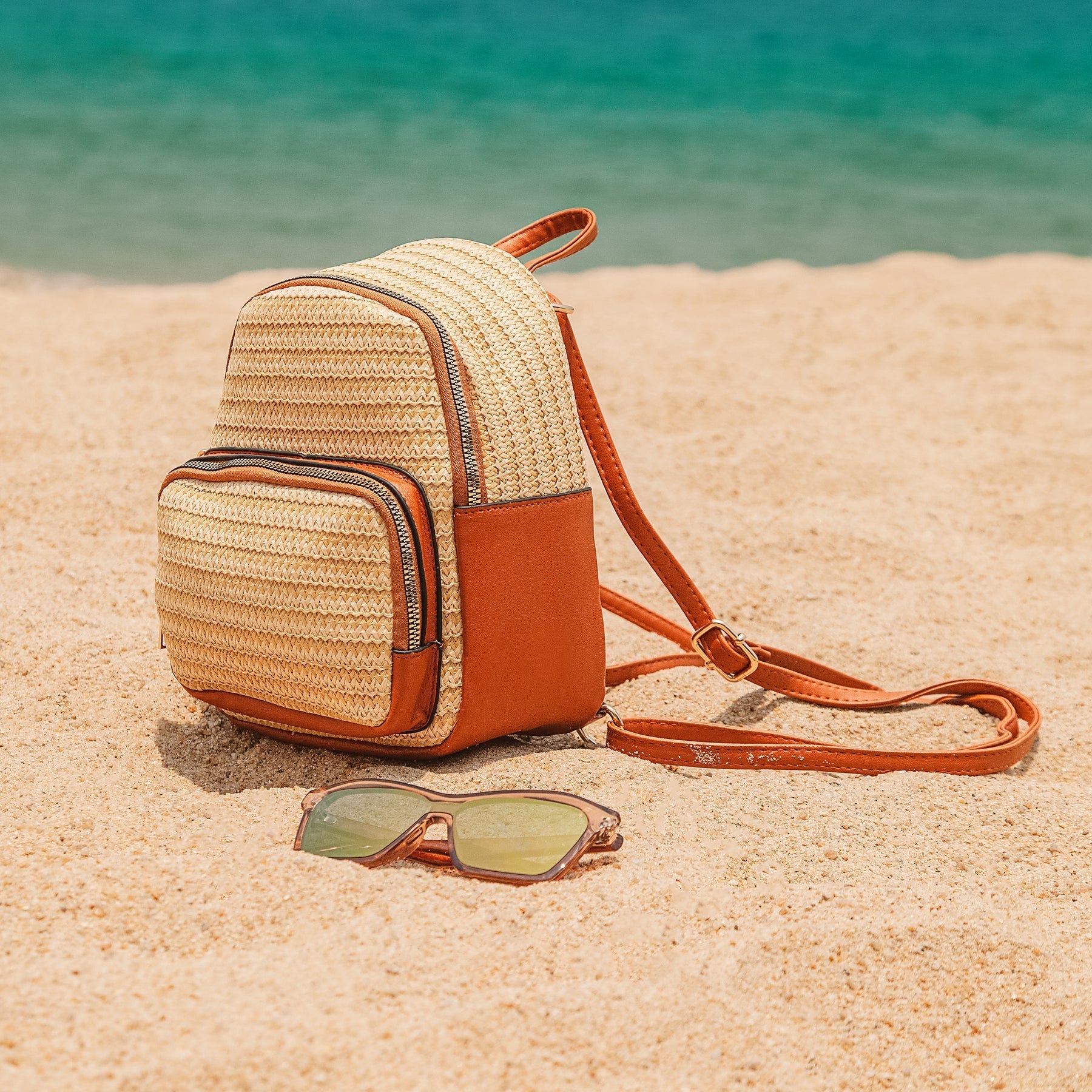 Lovel | Backpack  - By Qivii