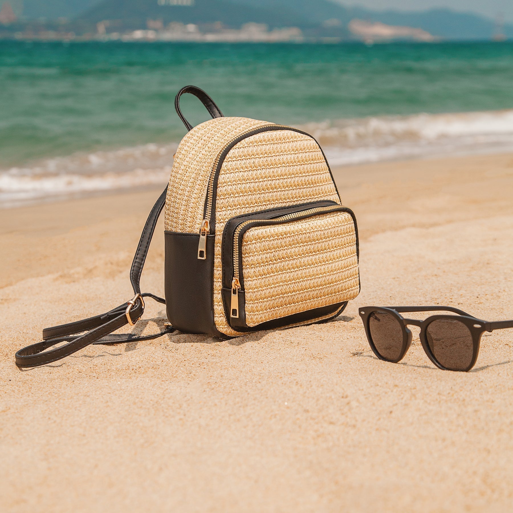 Lovel | Backpack  - By Qivii