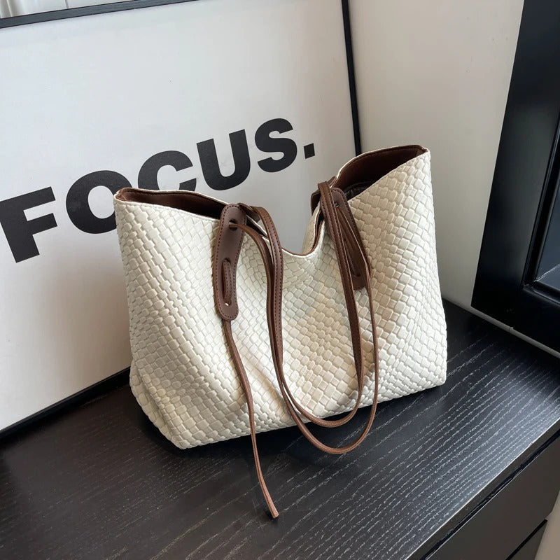 Lora | Tote Bag  - By Qivii