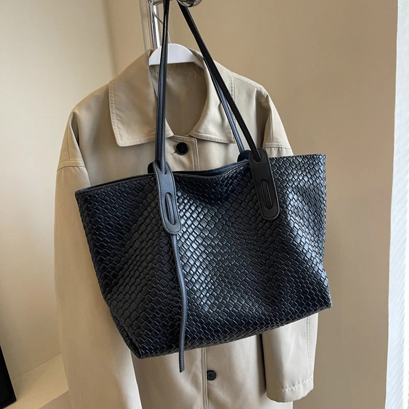 Lora | Tote Bag  - By Qivii