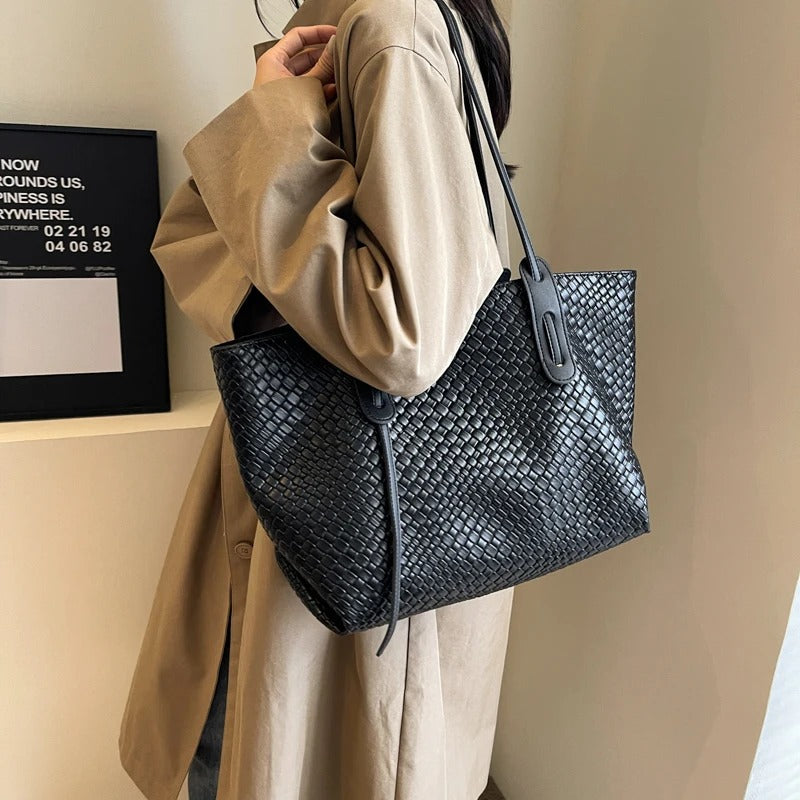 Lora | Tote Bag  - By Qivii