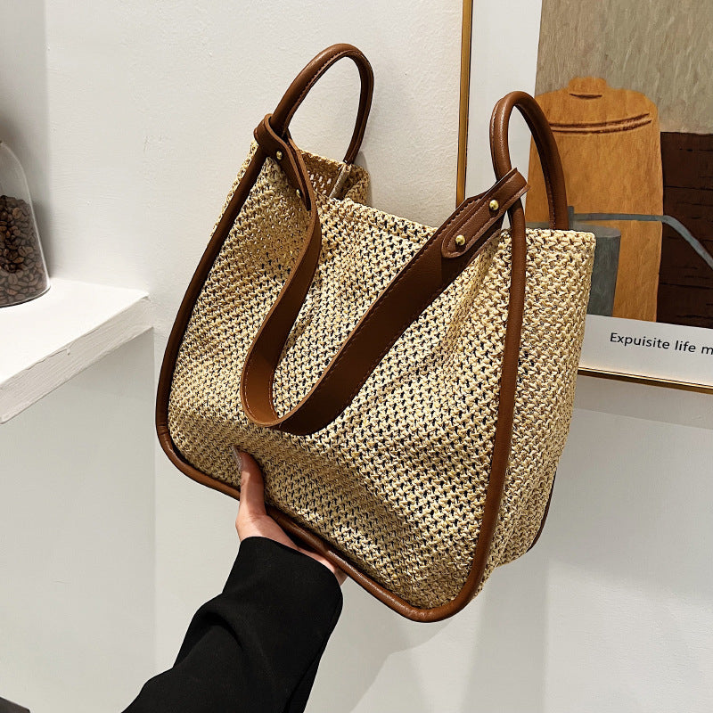 Banna | Tote Bag  - By Qivii