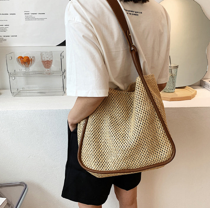 Banna | Tote Bag  - By Qivii