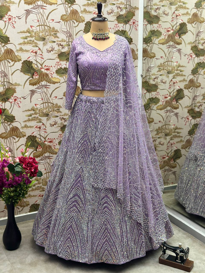 LAVENDER COLOR DESIGNER PURE ZARKHAN DIAMOND AND GLITTER SEQUENCE DESIGN WORK