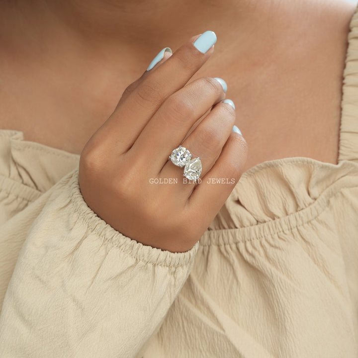 Pear And Round Cut Moissanite Toi Et Moi Ring