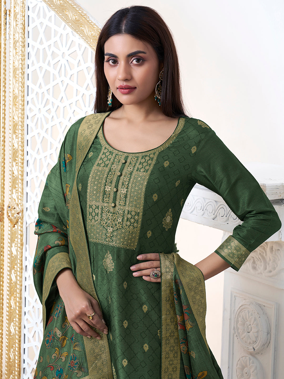 Dark Green Kurta Set in Dola Silk with Jacquard - qivii
