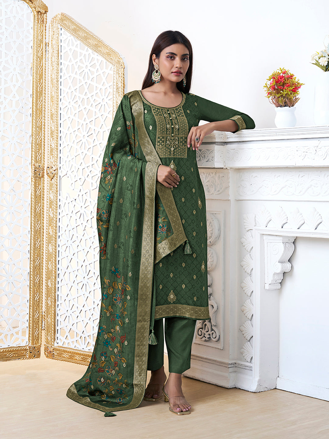 Dark Green Kurta Set in Dola Silk with Jacquard - qivii
