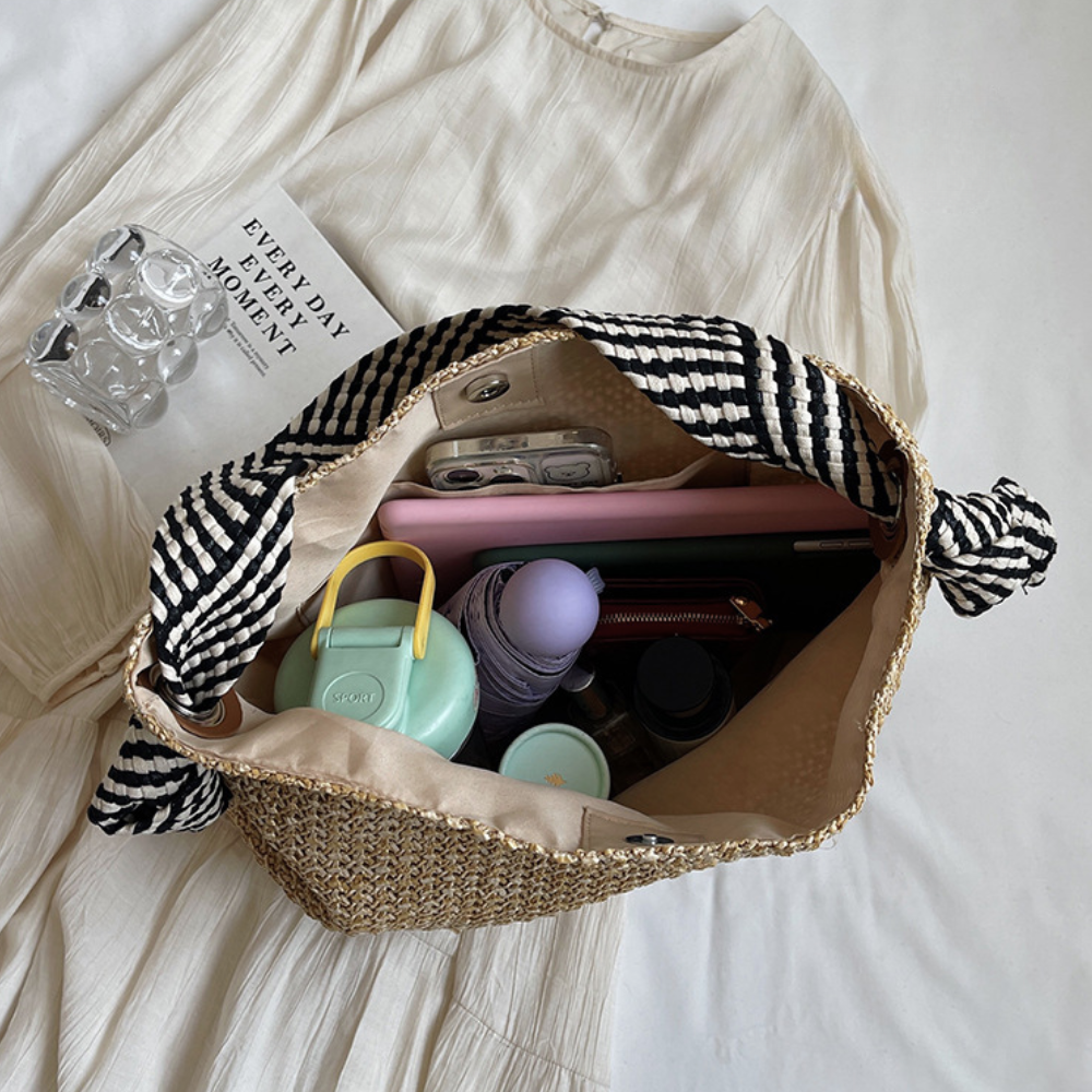 Namah | Shoulder Bag  - By Qivii
