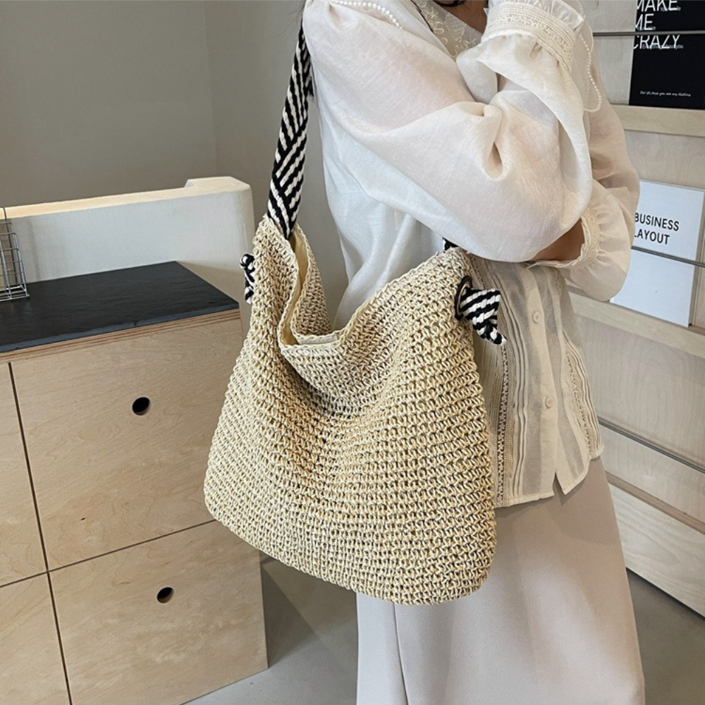 Namah | Shoulder Bag  - By Qivii