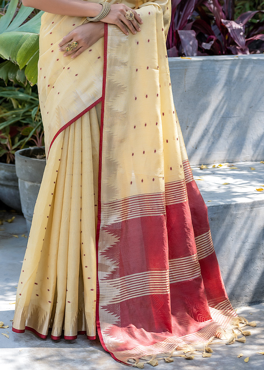 Cream White Zari Woven Triangle Border Raw Silk Saree with Butti Overall - qivii