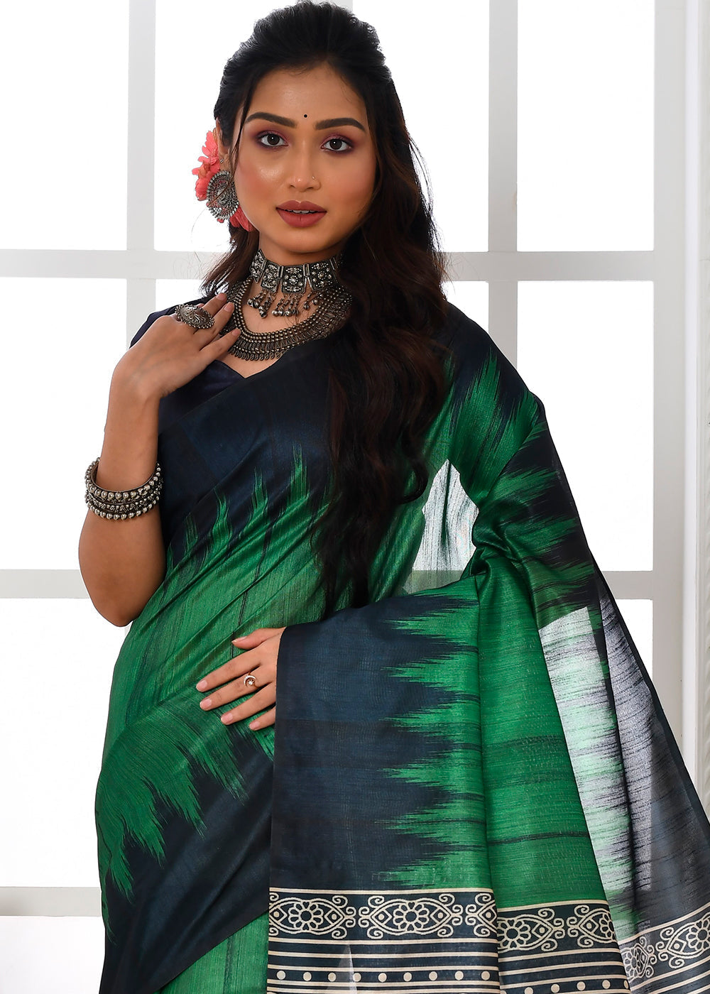 Shamrock Green Tussar Silk Temple Print Saree - qivii