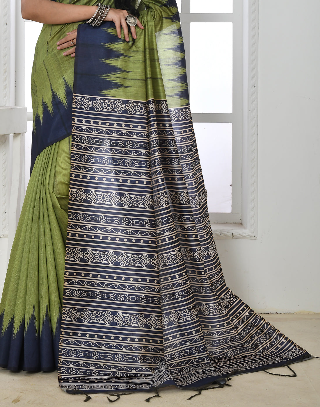 Avocado Green Tussar Silk Temple Print Saree - qivii