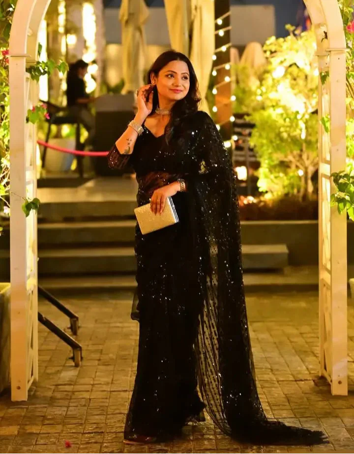 Black Net Saree With Sequins & Thread work - qivii