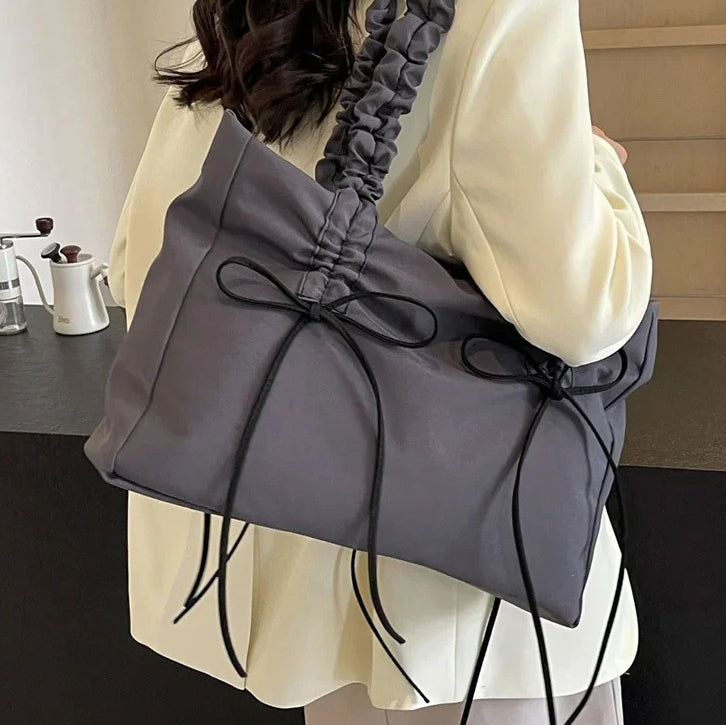 Noeda | Tote Bag  - By Qivii