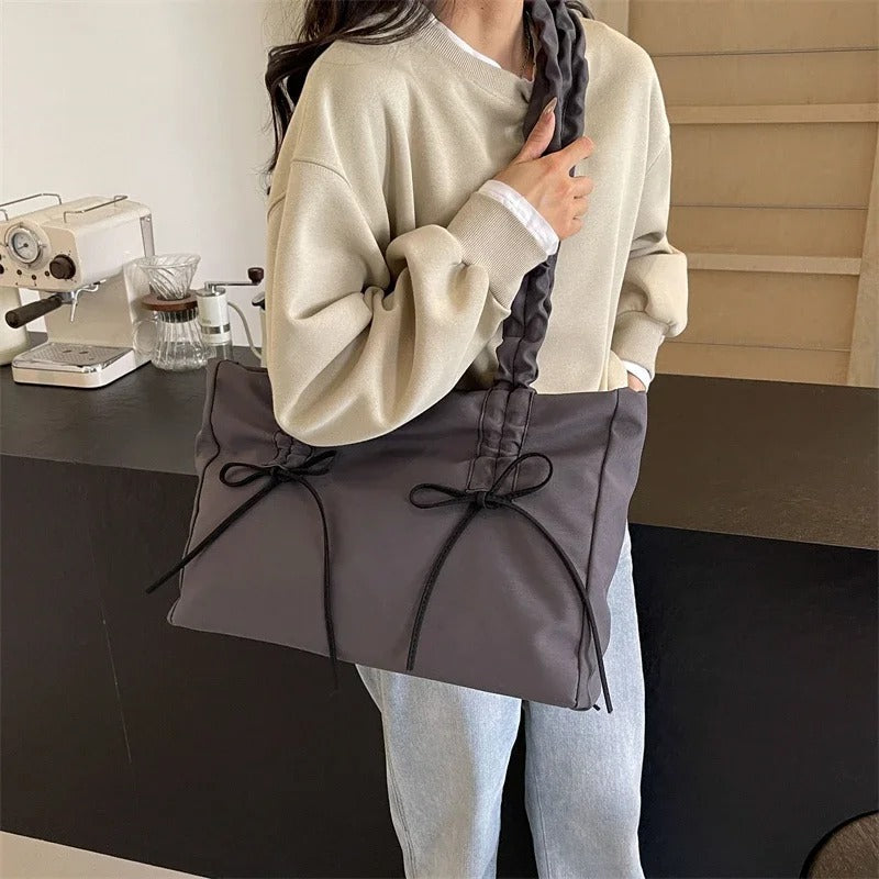 Noeda | Tote Bag  - By Qivii
