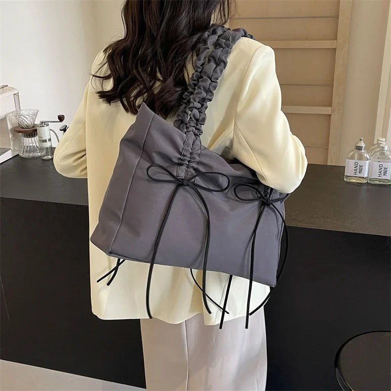 Noeda | Tote Bag  - By Qivii