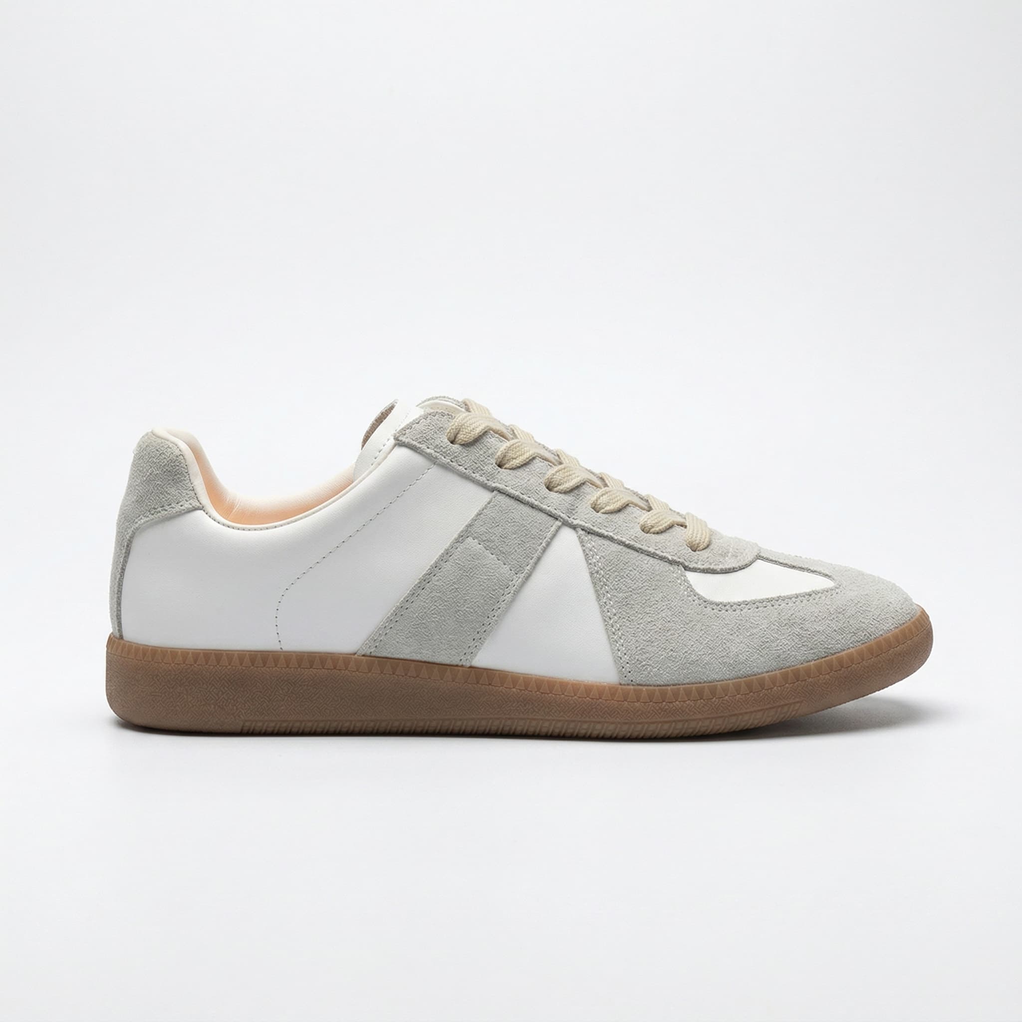 Cambridge Court Sneaker