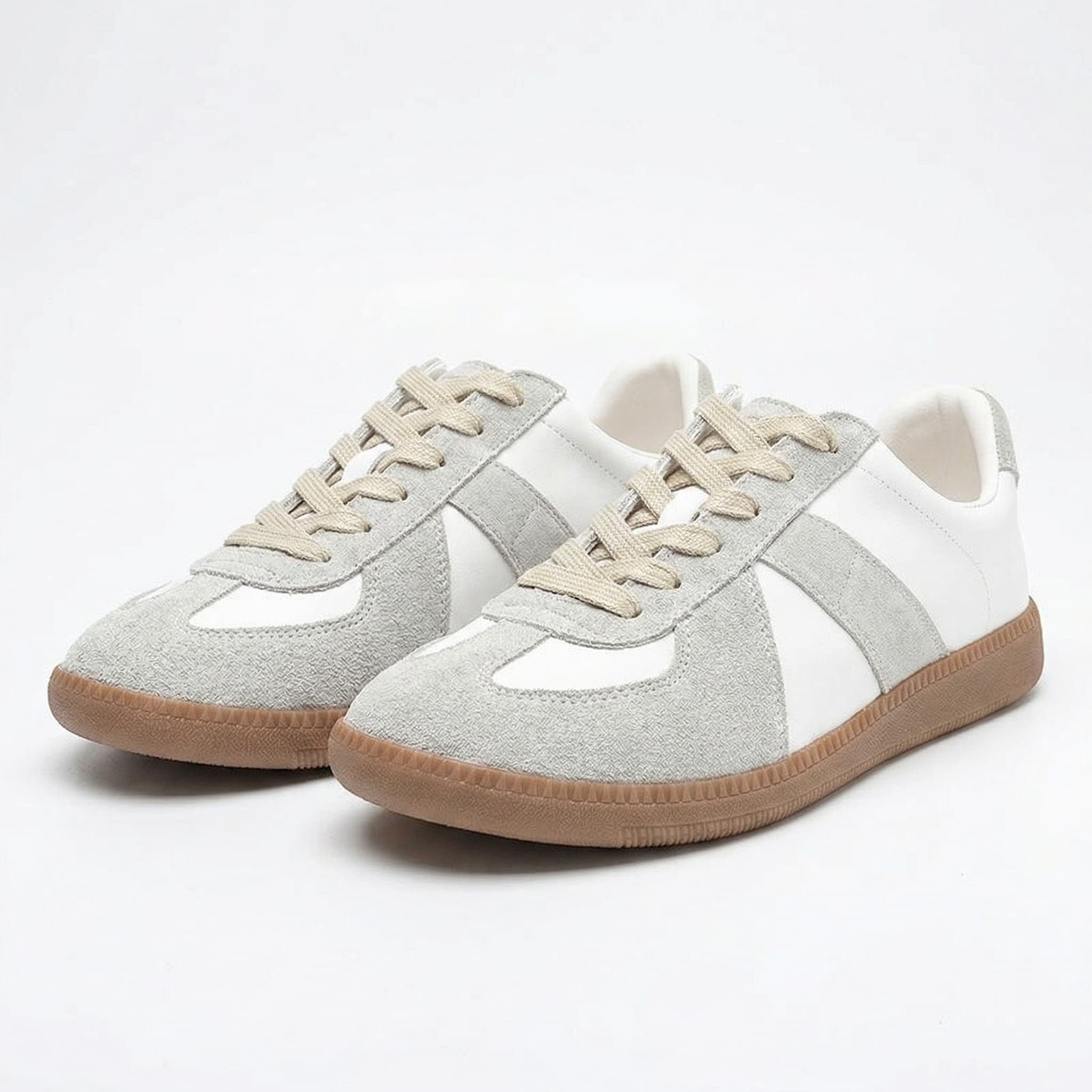 Cambridge Court Sneaker