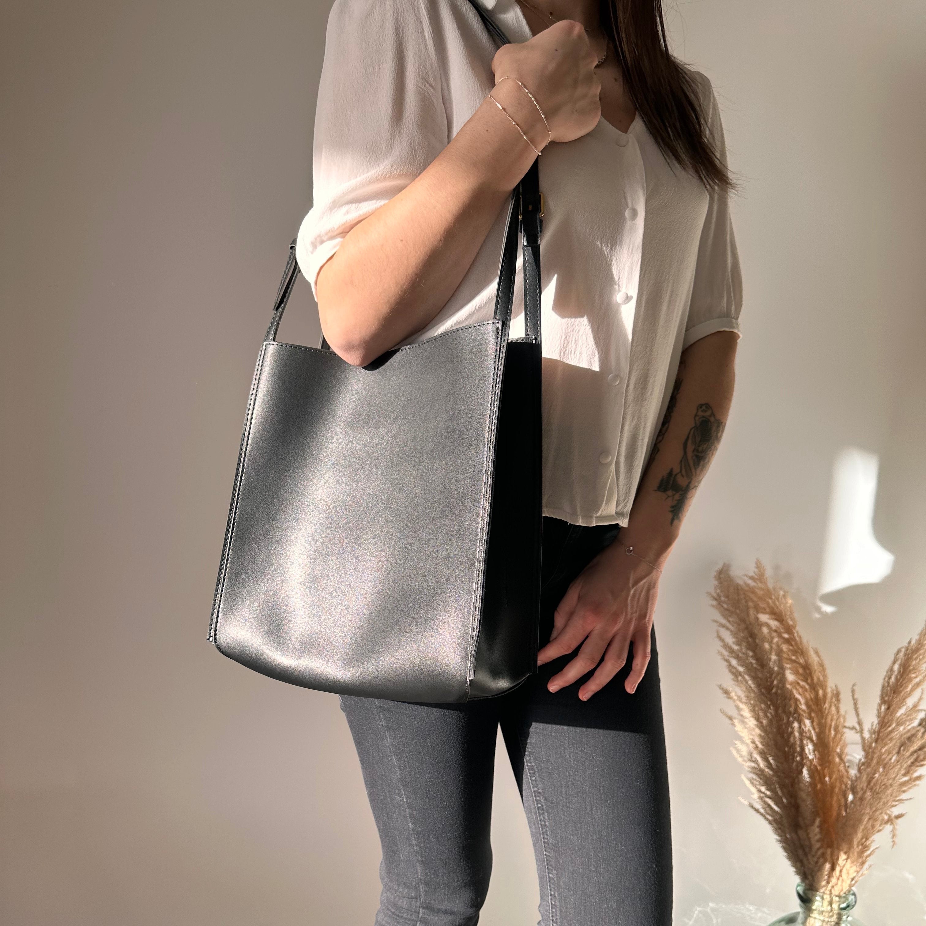 Riva | Tote Bag  - By Qivii