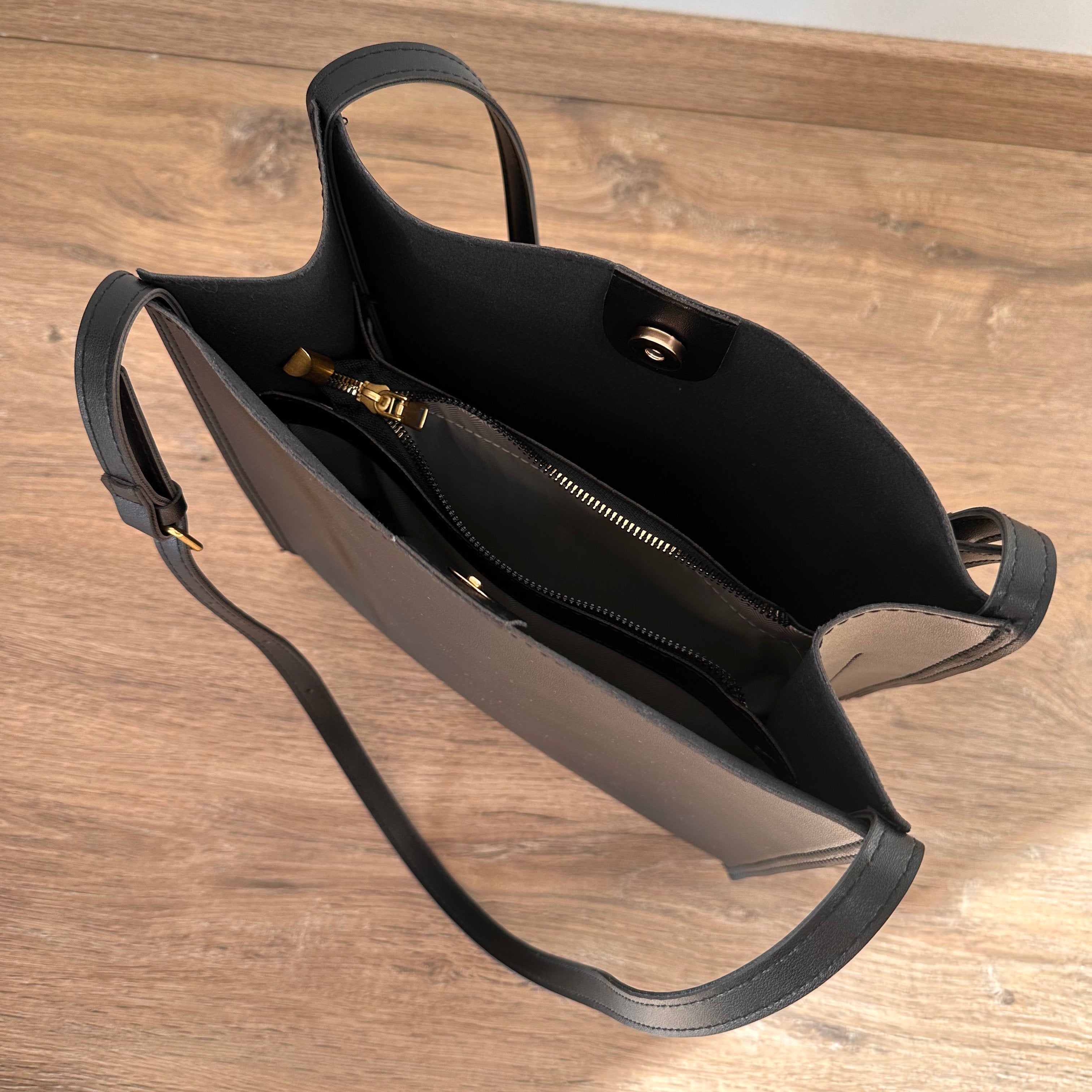 Riva | Tote Bag  - By Qivii