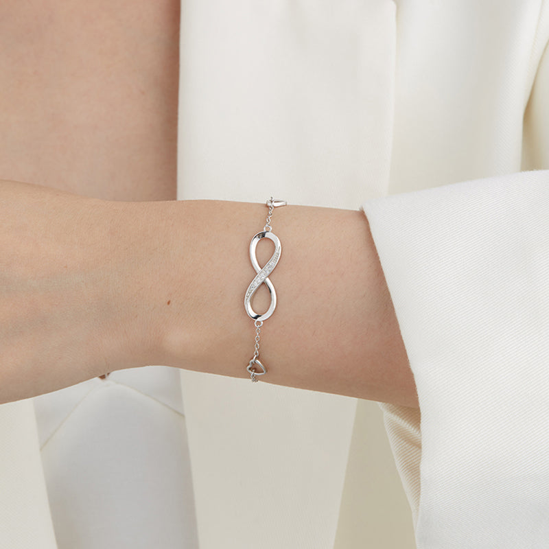 Infinity Bracelet by Qivii