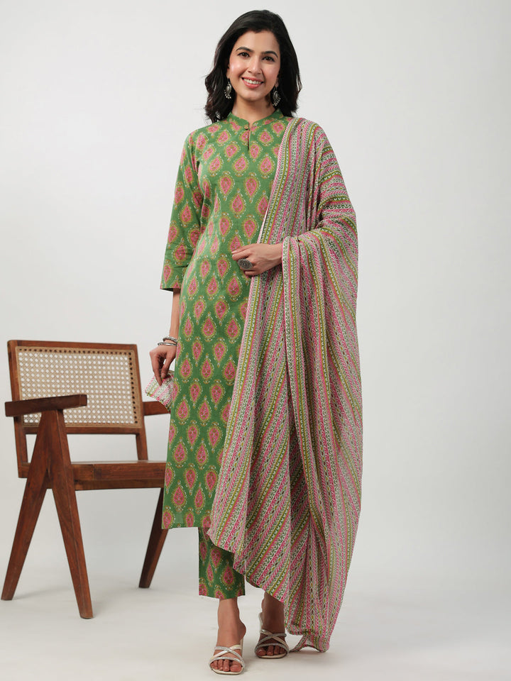 Green Cotton Ethinc Motifs Regular Kurta Set  - By Janasya