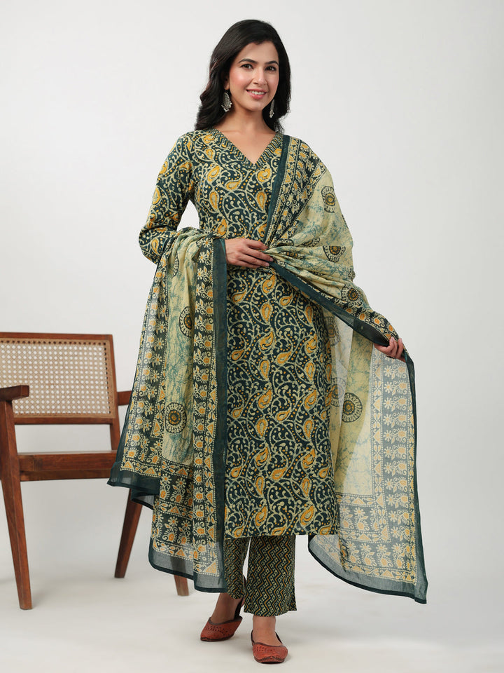 Green Cotton Batik Straight Kurta Set  - By Janasya