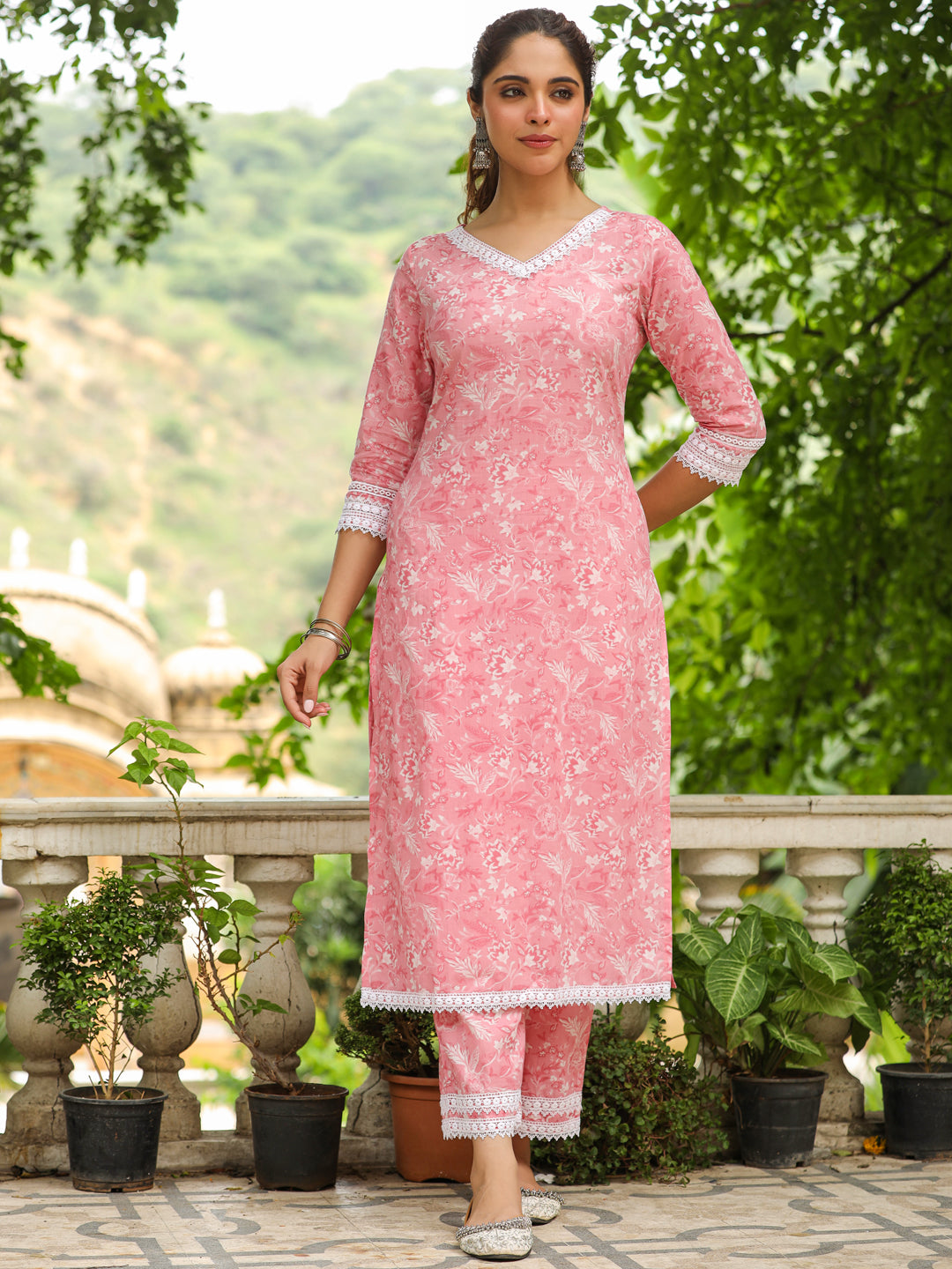 Pink Cotton Floral Regular Kurta Set  - By Janasya