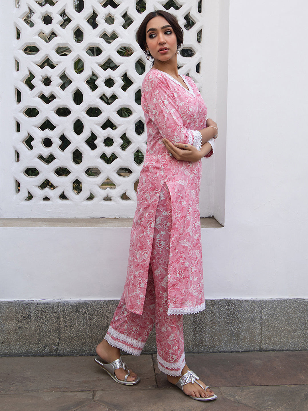 Pink Cotton Floral Regular Kurta Set  - By Janasya