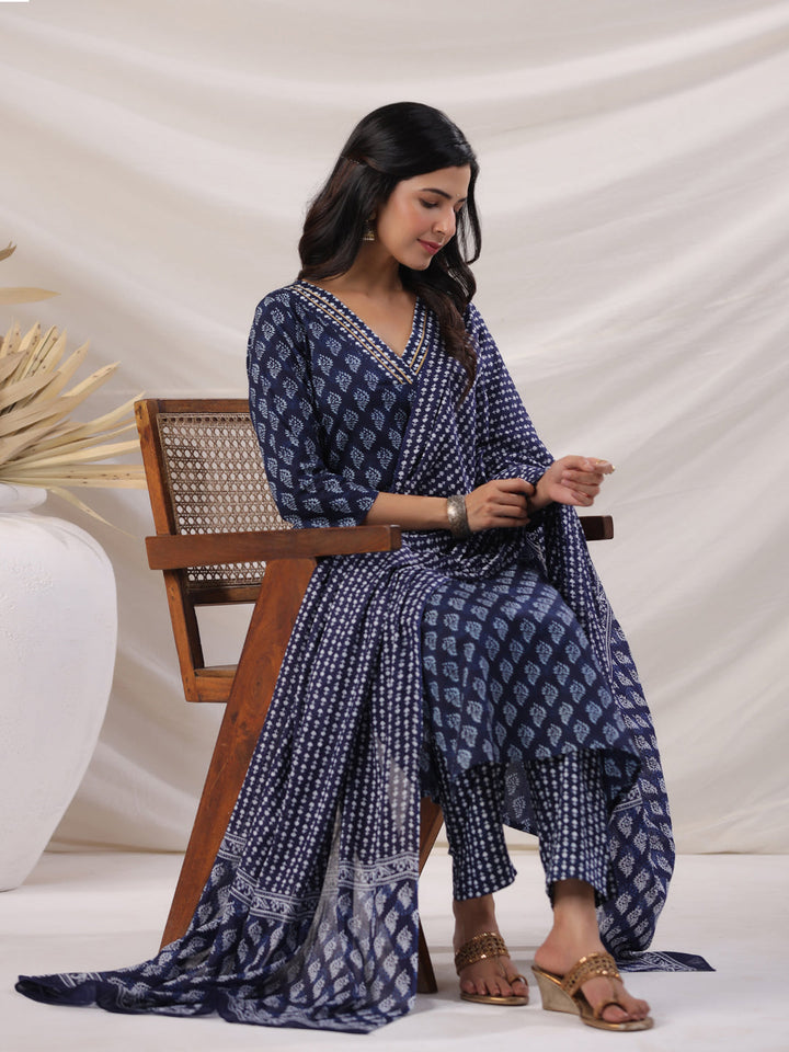 Navy Blue Cotton Ethnic Motifs Regular Kurta Set  - By Janasya