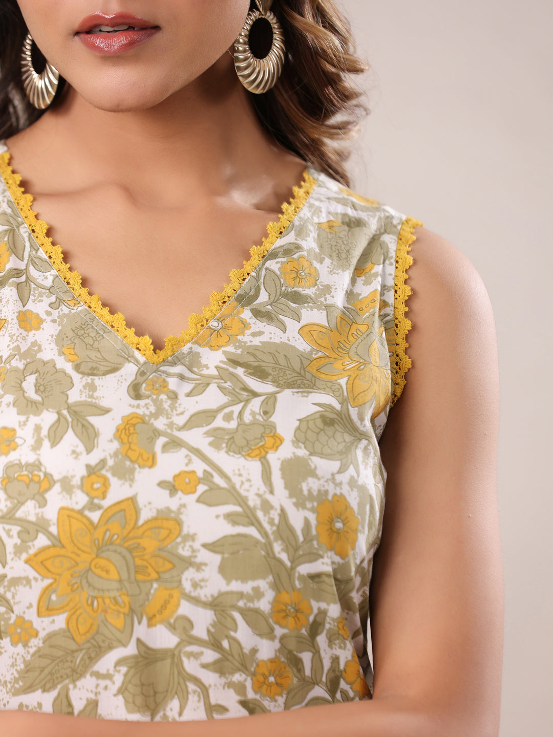 White Pure Cotton Floral Printed Straight Kurta Set - qivii