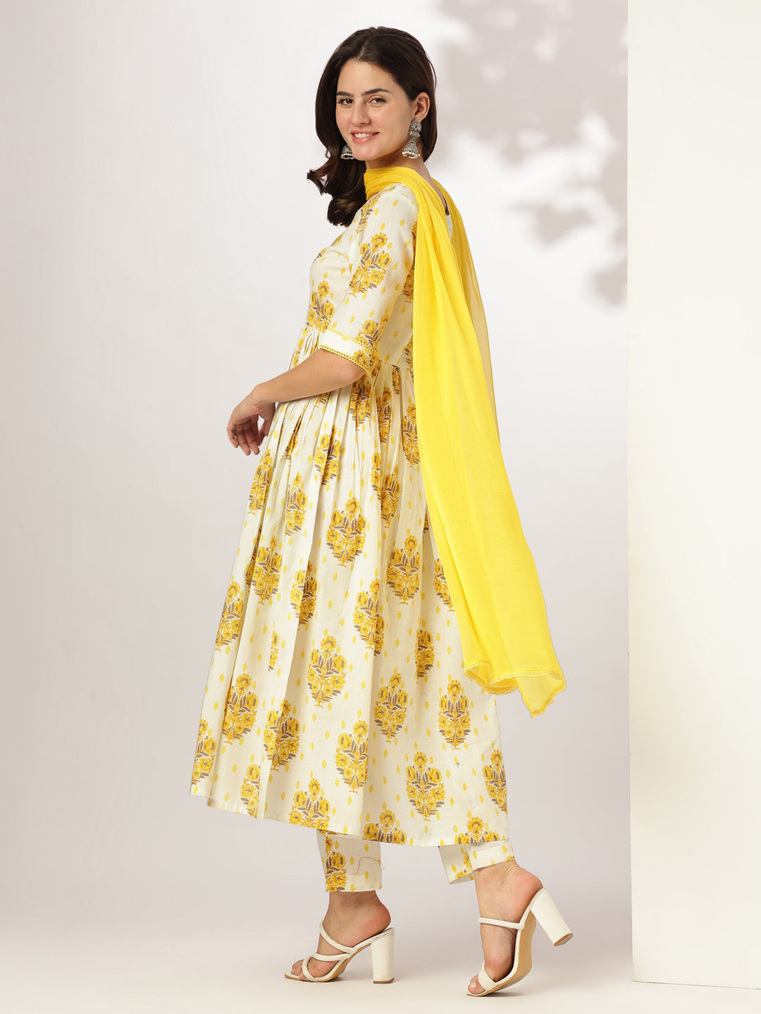 Janasya Women's Off White Pure Cotton Floral Printed A-line Kurta Set - qivii