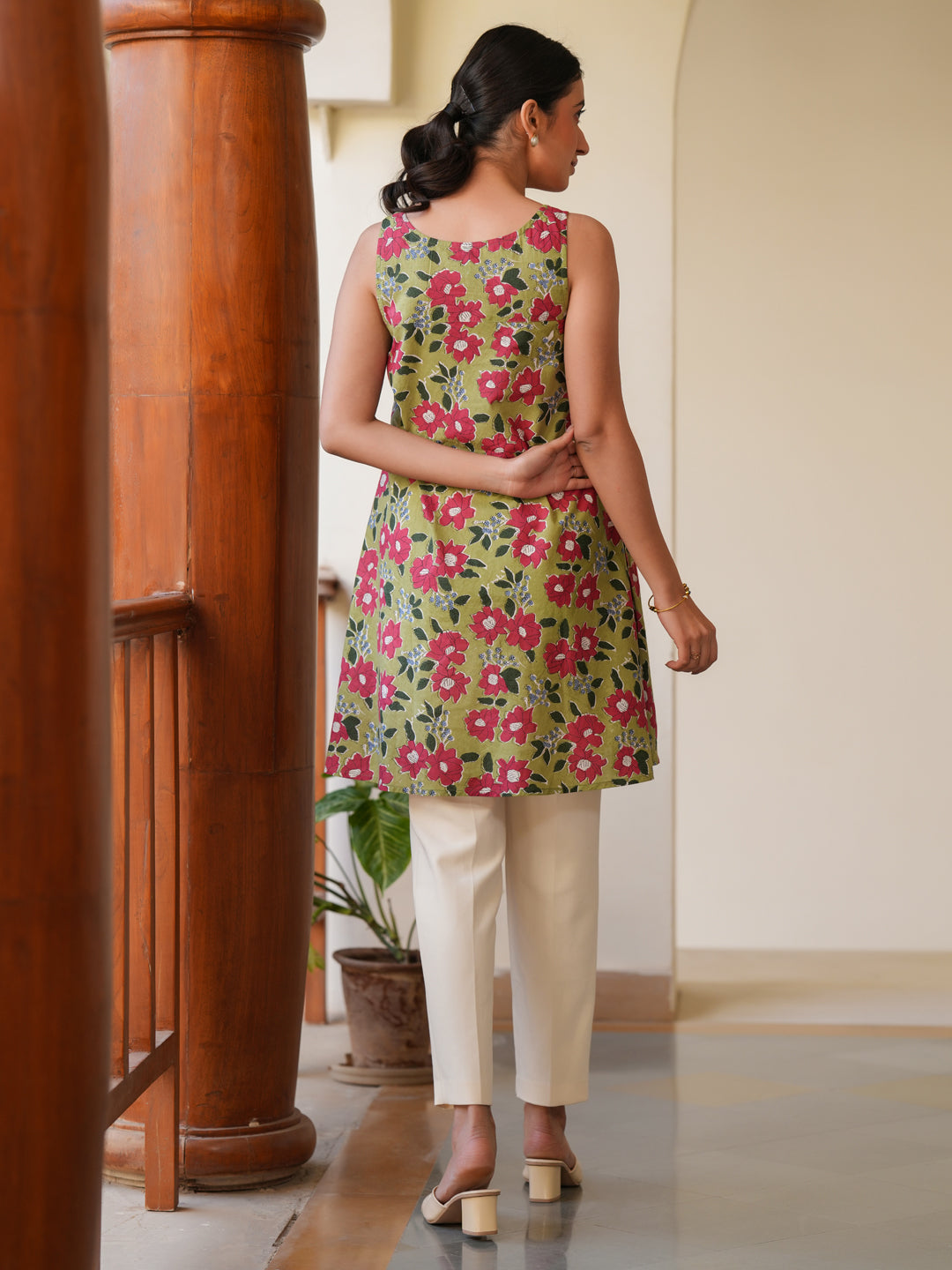 Olive Green Pure Cotton Floral Printed A-line Tunic - qivii